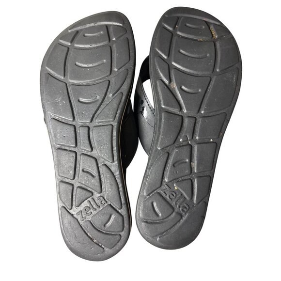 Zella Flip Flops Size 7 Black Lightweight Gym‎ Sandals Comfort Slides Beach - Picture 9 of 9